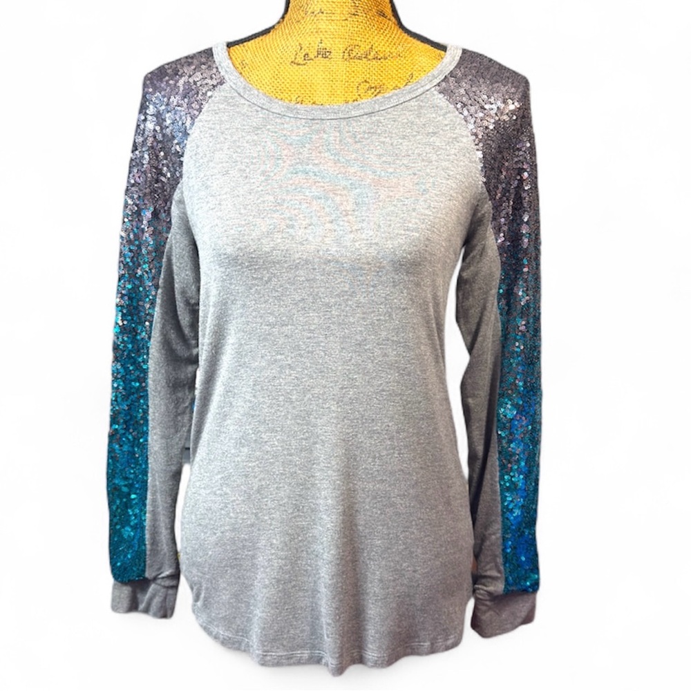 P.S. Kate shirt w/sequin sleeves asymmetrical hem Women’s size small | nn